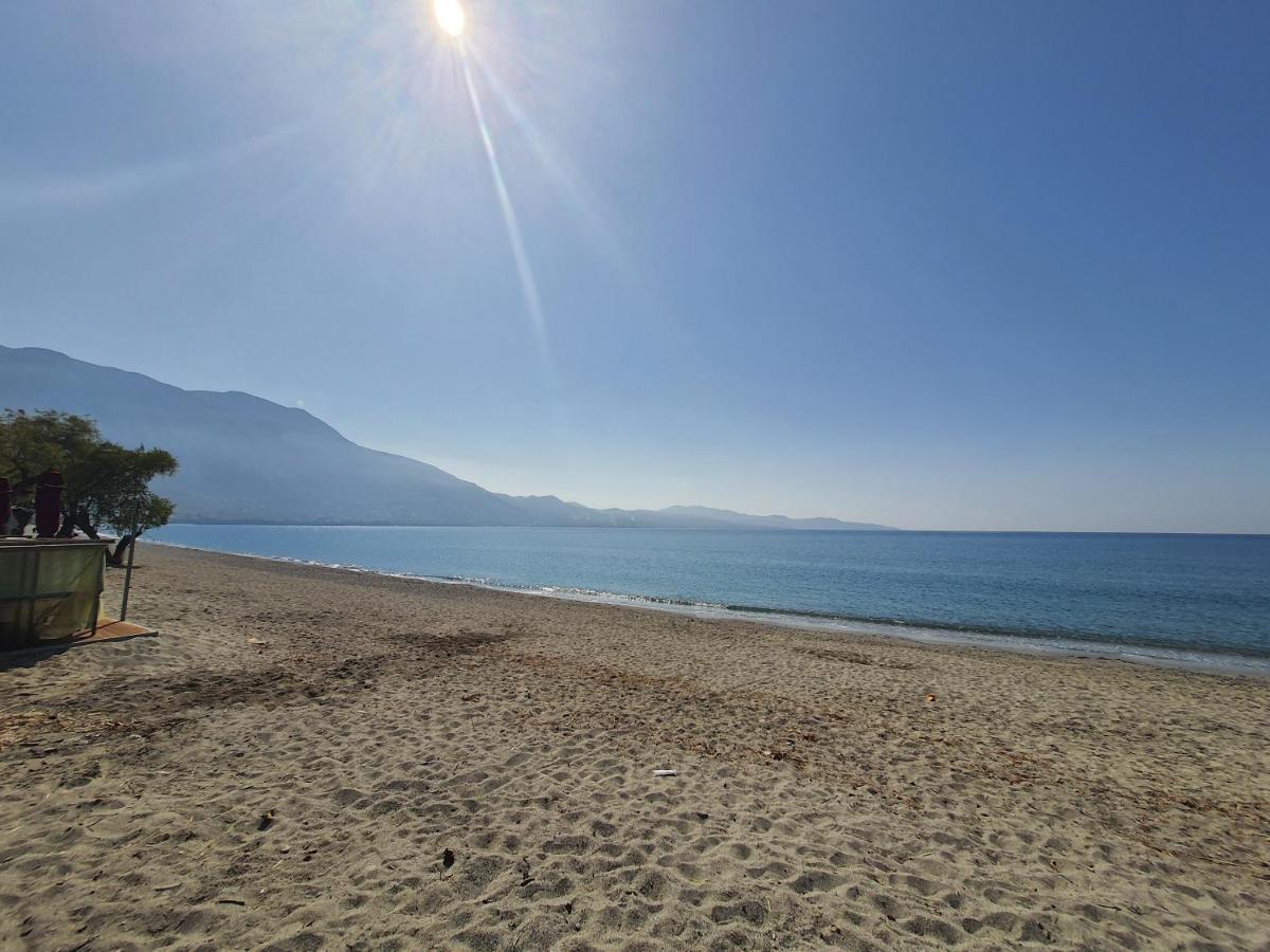 Seaside Beach Apartment Kalamata Extérieur photo